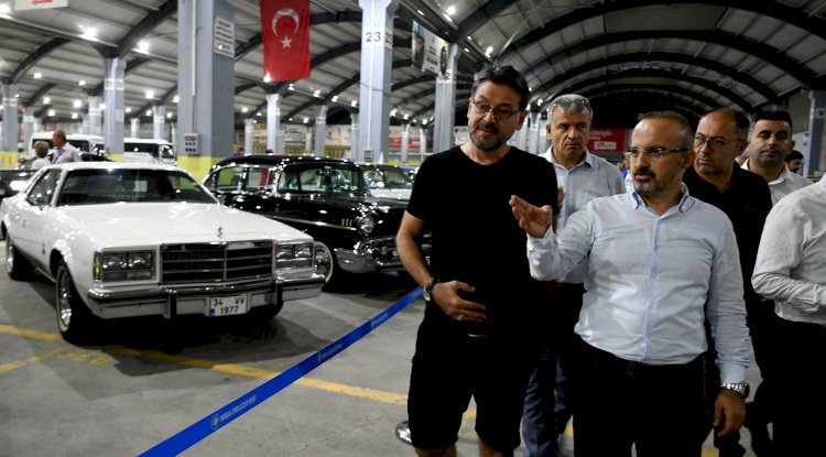 Turan ve İskenderoğlu, klasik otomobil sergisini inceledi (22.09.2022)