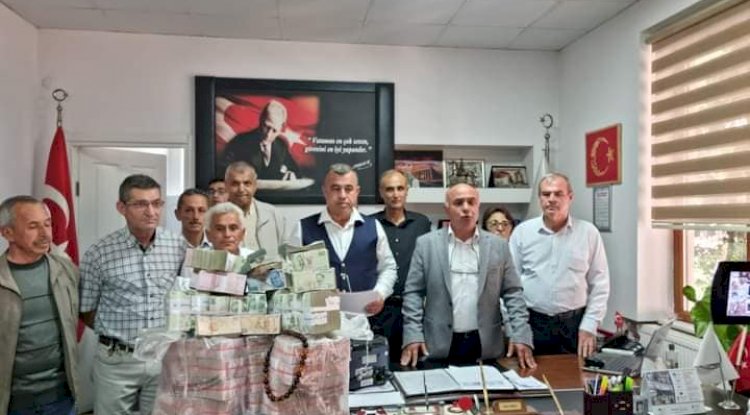 AĞALIK PARASINI KATIRLA GETİRDİ  BAŞKAN SEMERCİ 1 MİLYON 17 BİN LİRAYI TESLİM ALDI (06.10.2022)