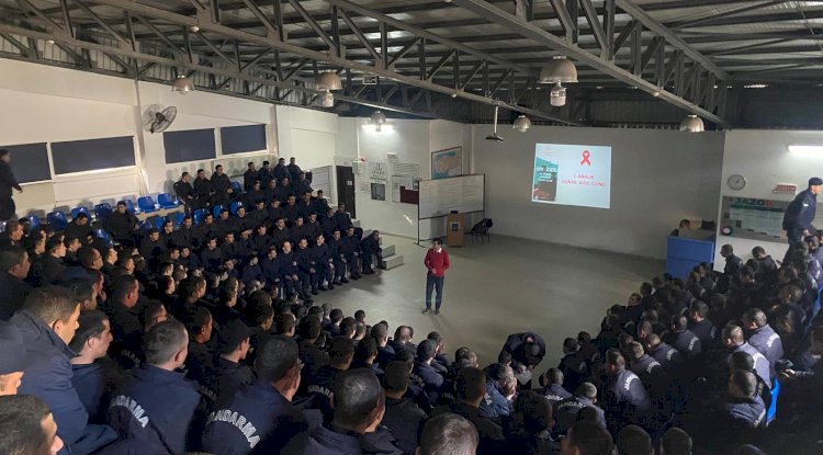 Ezine’de 1 Aralık Dünya AIDS Günü kapsamında bilgilendirme yapıldı