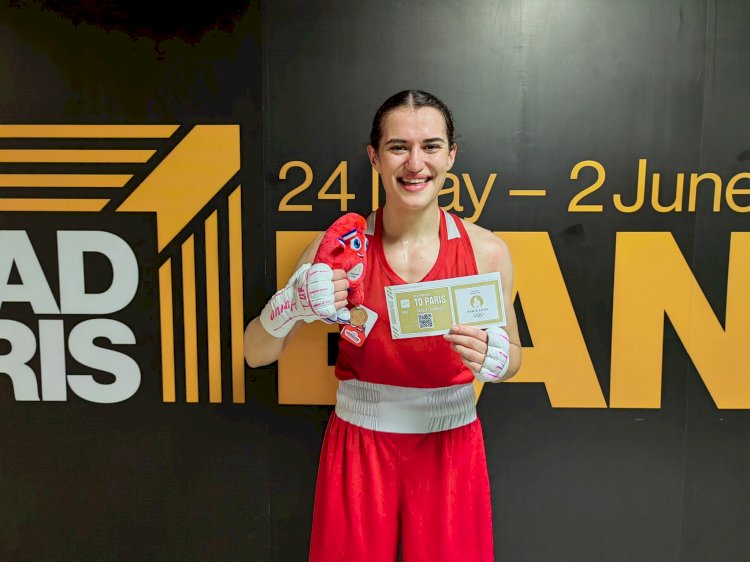 Esra Yıldız Kahraman'a tebrik